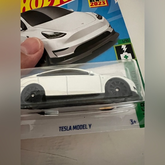 Hot Wheels HW Green Speed 1/10 White Tesla Model Y Scale 1:64 NEW 2023 - Picture 4 of 7